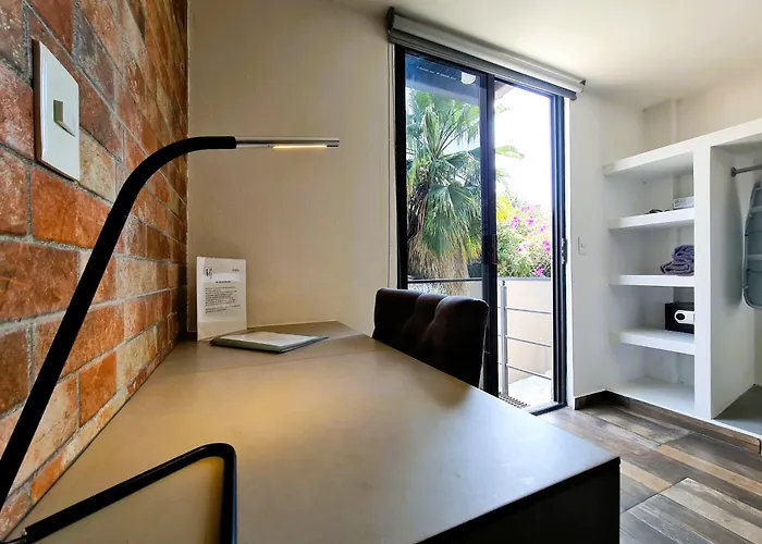 Apartment R05 Double At Itesm Cem Full Services, Shared-kitchen, Fridge ,laundry, Smart Tv, Parking, Balcony Mexico City