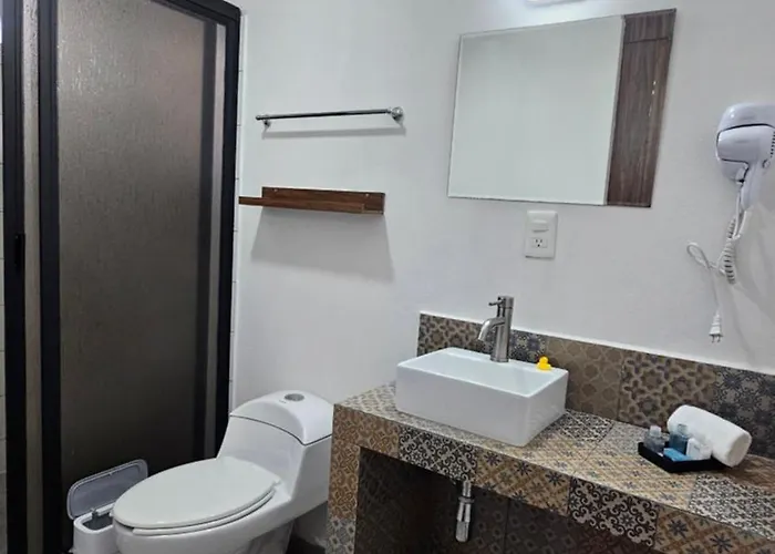Apartment R05 Double At Itesm Cem Full Services, Shared-kitchen, Fridge ,laundry, Smart Tv, Parking, Balcony Mexico City