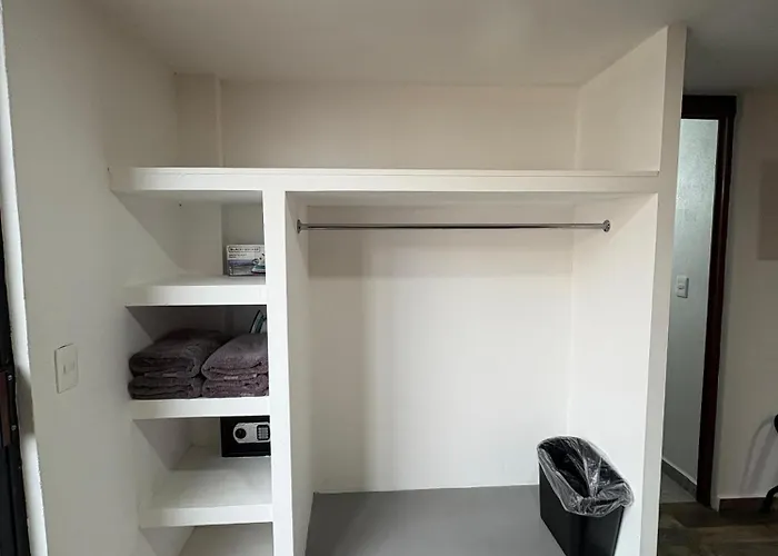 R05 Double At Itesm Cem Full Services, Shared-kitchen, Fridge ,laundry, Smart Tv, Parking, Balcony Apartment Mexico City